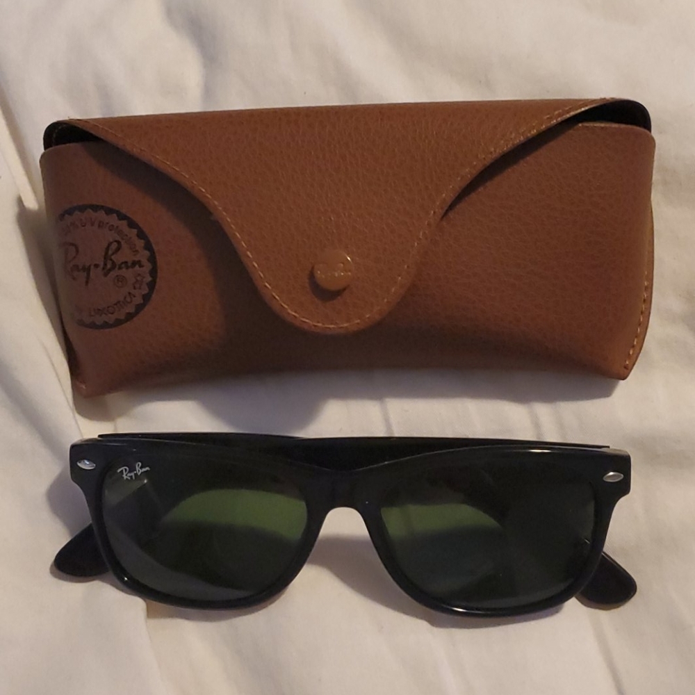 NEW Ray Ban Wayfarer Black Case
